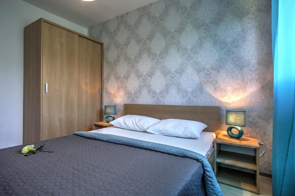 Bed, wardrobe
