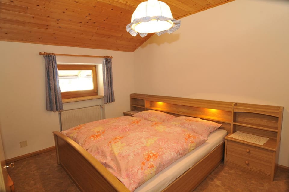 Day, Photo of the whole room