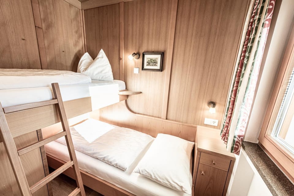 Bed, Bedroom, bunk bed