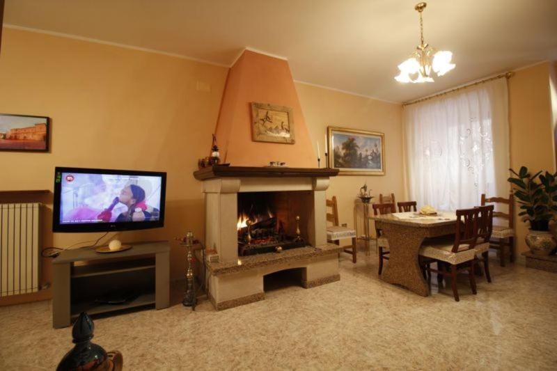 Communal lounge/ TV room