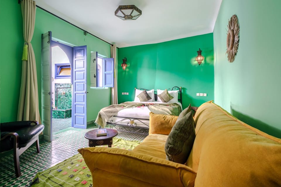 Bed, Photo of the whole room, Seating area, Bedroom