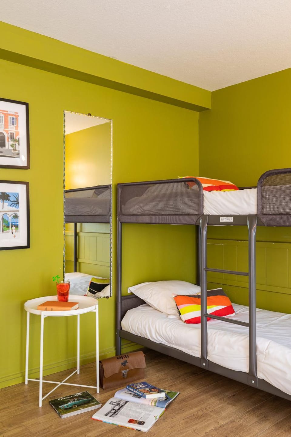 Bedroom, bunk bed