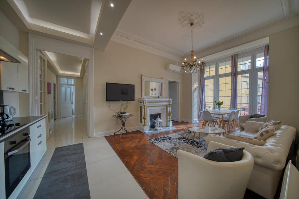 Prestige Designer Apartment, Super Central Apartment in Nice