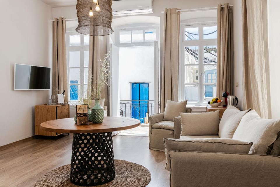 Coffee/tea facilities, Balcony/Terrace, Living room, Seating area