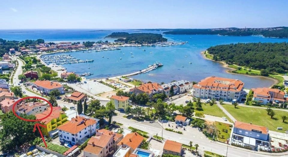 Property building, Bird's eye view, City view, Sea view, Street view