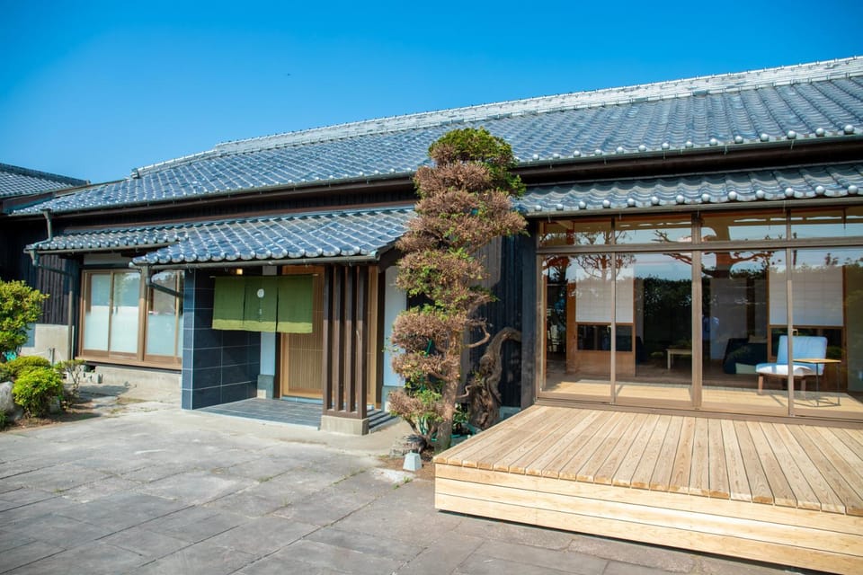 Property building, Day, Garden, Balcony/Terrace