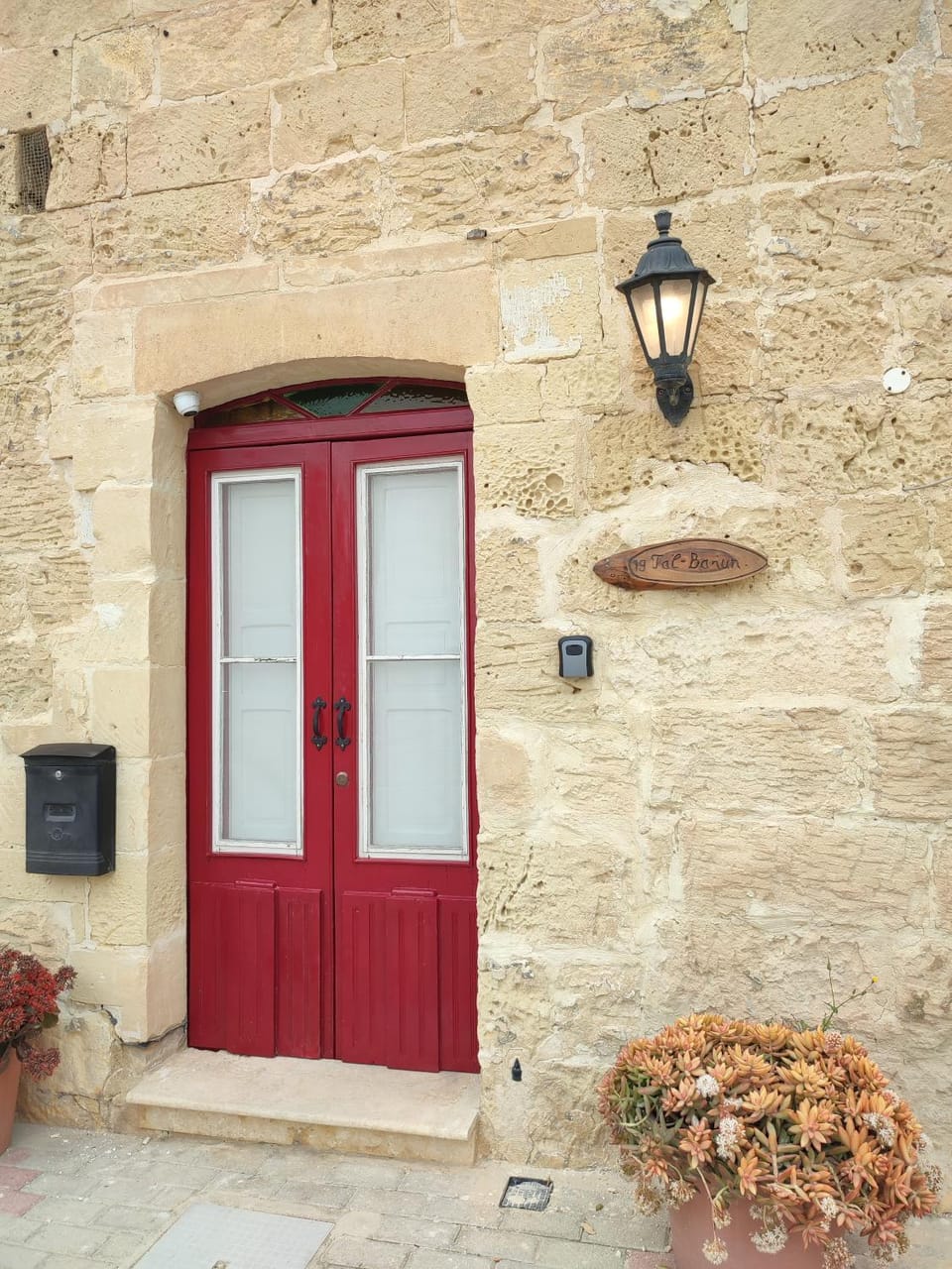 Property building, Facade/entrance, Day, Property logo or sign, Property logo or sign, Landmark view, concierge
