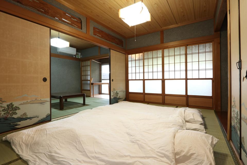 Guest House Ilonggo Bed and Breakfast in Japan
