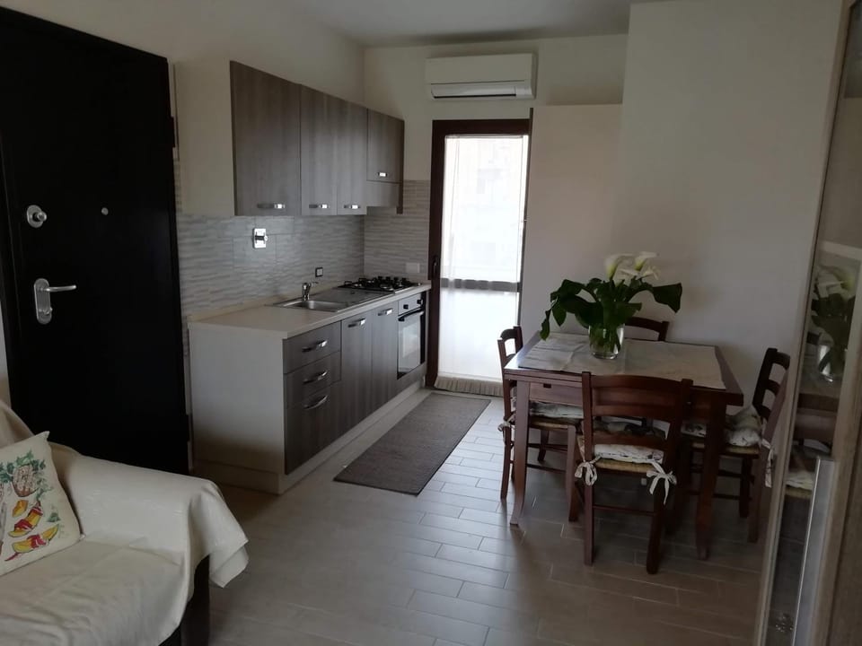 Communal lounge/ TV room, Kitchen or kitchenette, Dining area