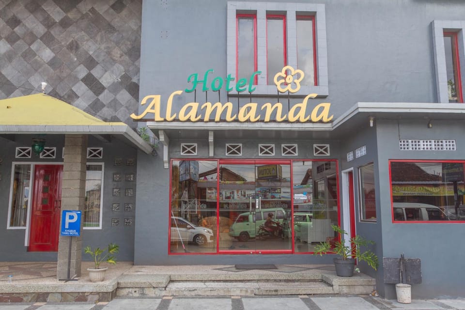 Facade/entrance, Property logo or sign