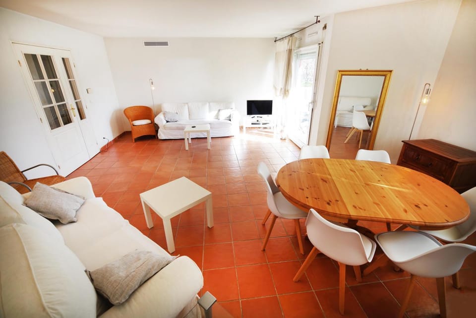 Communal lounge/ TV room, Lounge or bar