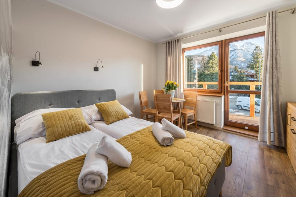 Bed, View (from property/room), Balcony/Terrace, Photo of the whole room, Bedroom, towels