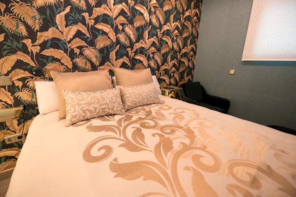Hostal La Carretera Bed and Breakfast in Torrejón de Ardoz