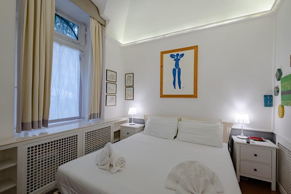 Bed, Photo of the whole room