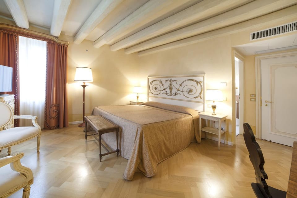 Spring, Bed, Winter, Summer, TV and multimedia, Photo of the whole room, Bedroom, Autumn, On site