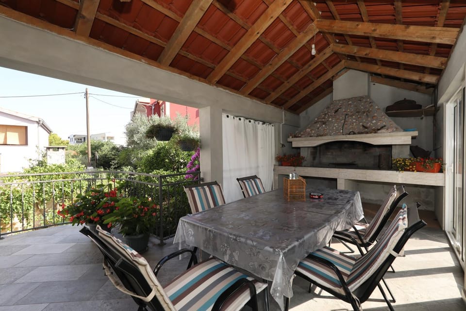 Day, View (from property/room), Balcony/Terrace, Living room, Seating area, Dining area
