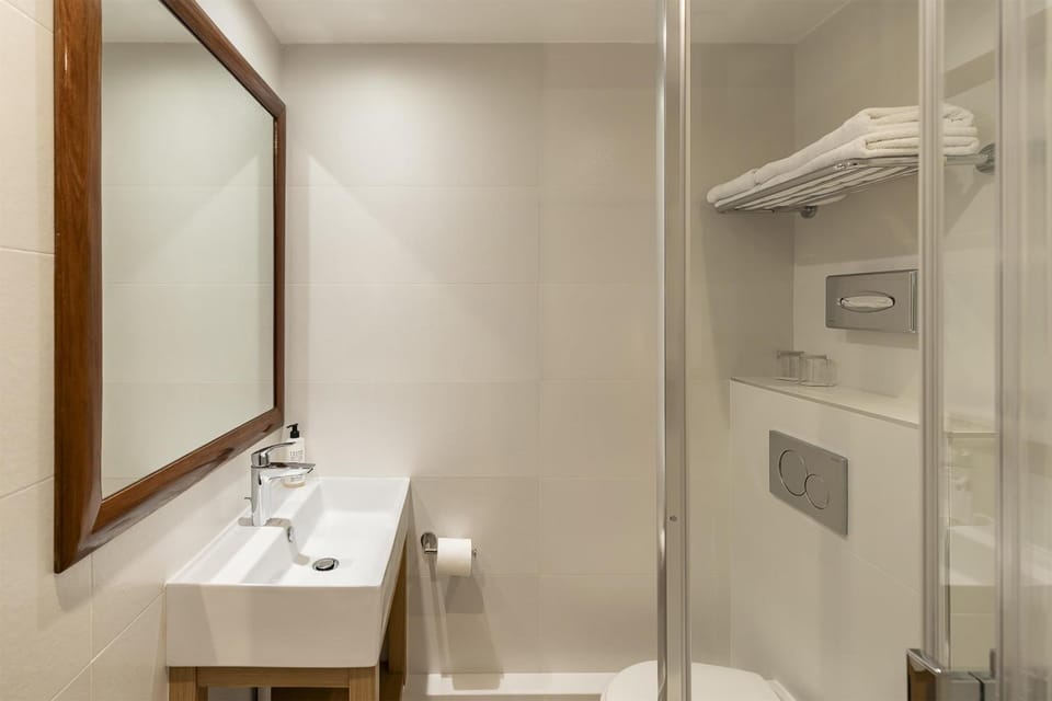 Bathroom, Bedroom