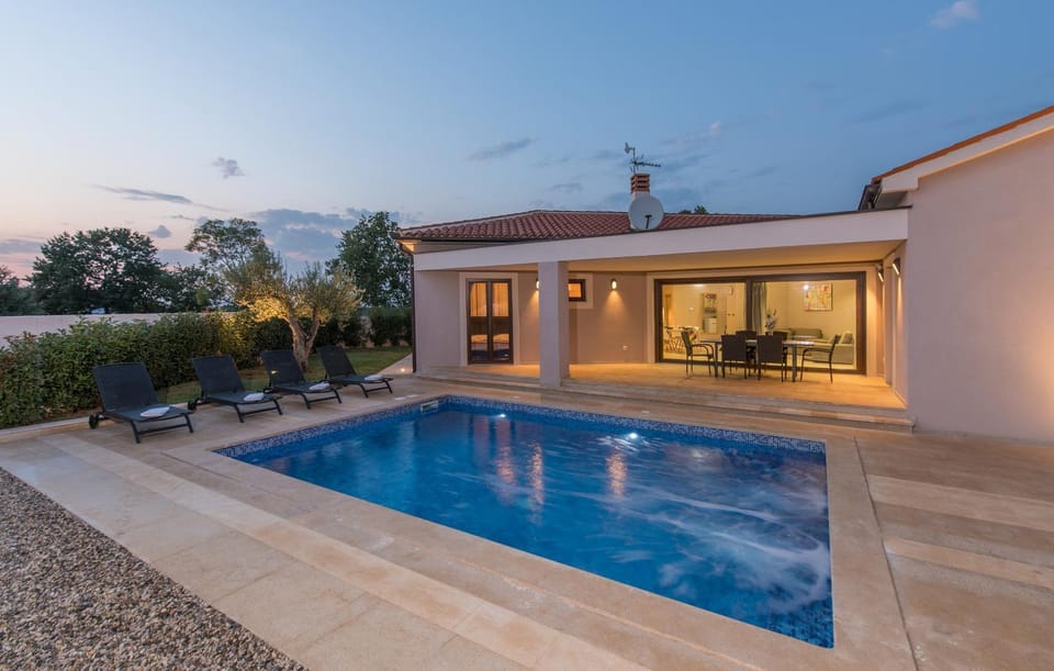 Villa Helena Villa in Peroj