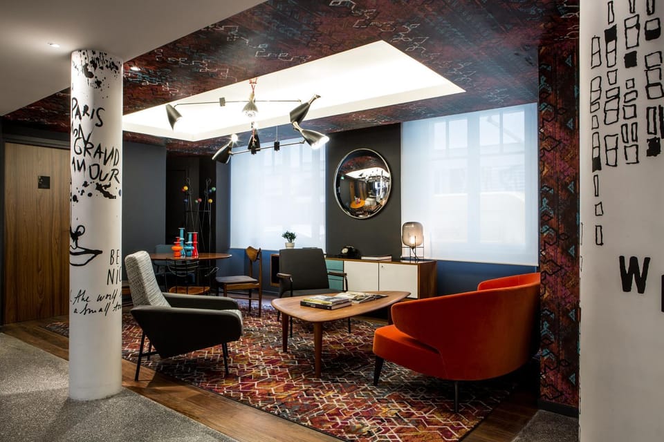 Day, Lobby or reception