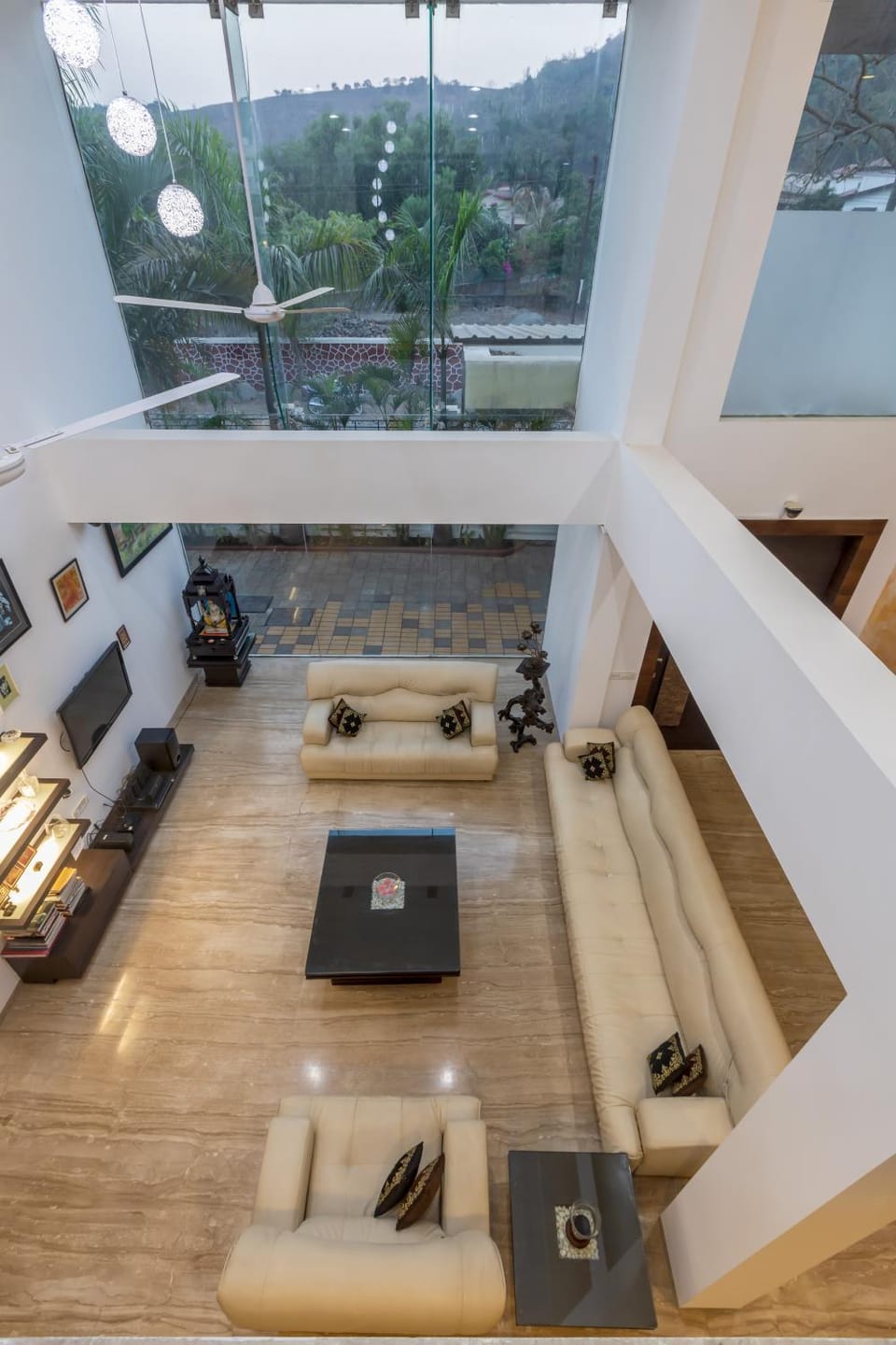 View (from property/room), Living room, Seating area