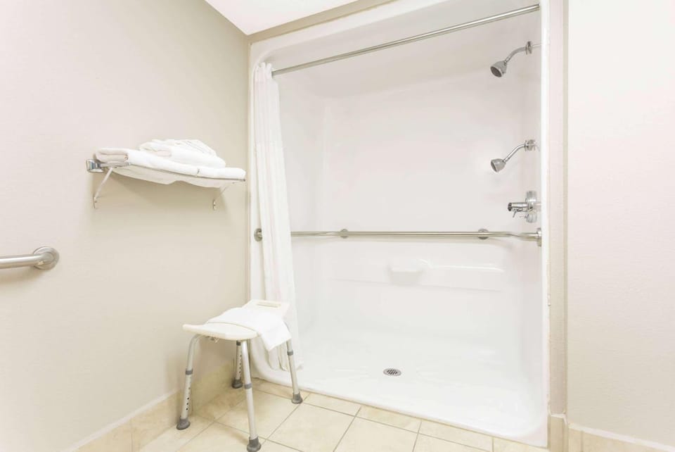 Shower, Bathroom, Photo of the whole room, On site, ADAM