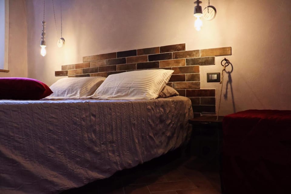 Bed, Decorative detail, Bedroom