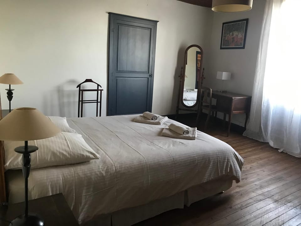 Bed, Photo of the whole room, Bedroom, towels, wardrobe