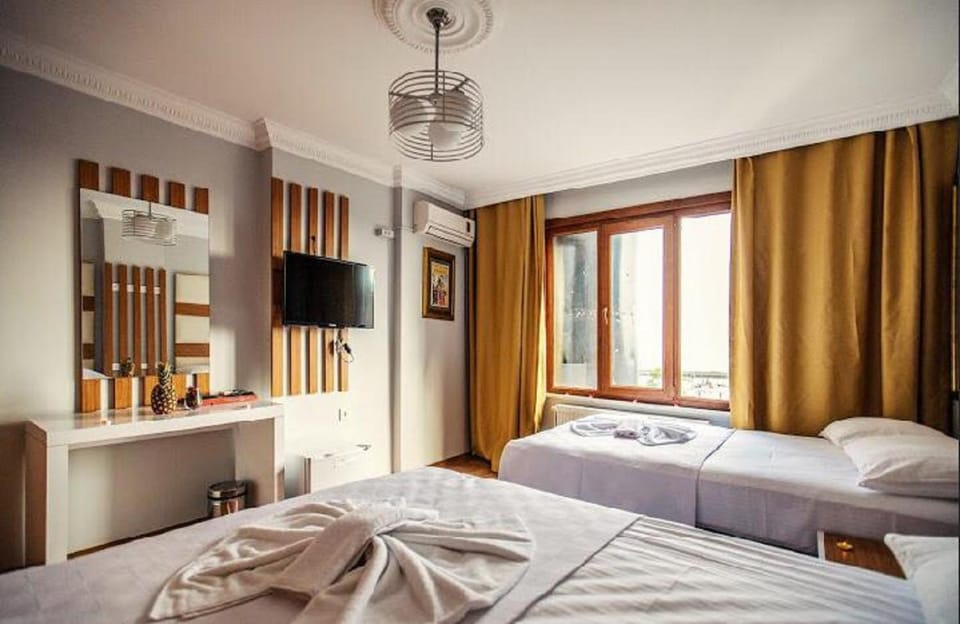 Bed, Photo of the whole room, Decorative detail