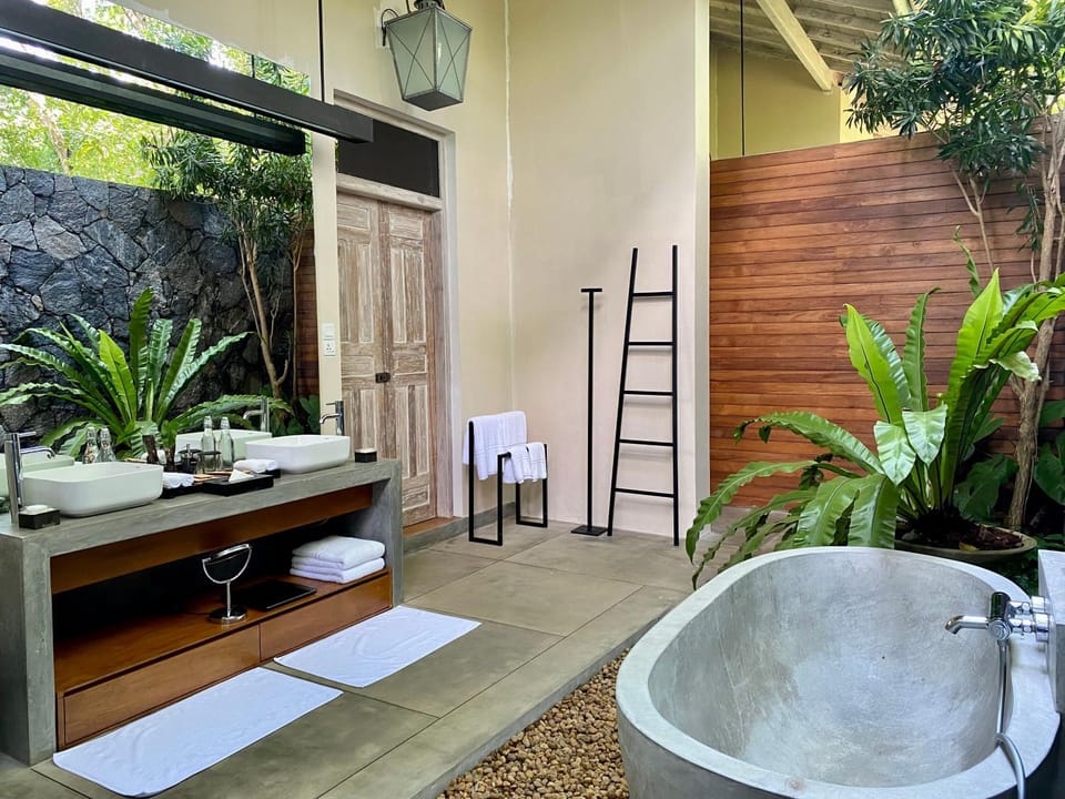 Bathroom, Bath