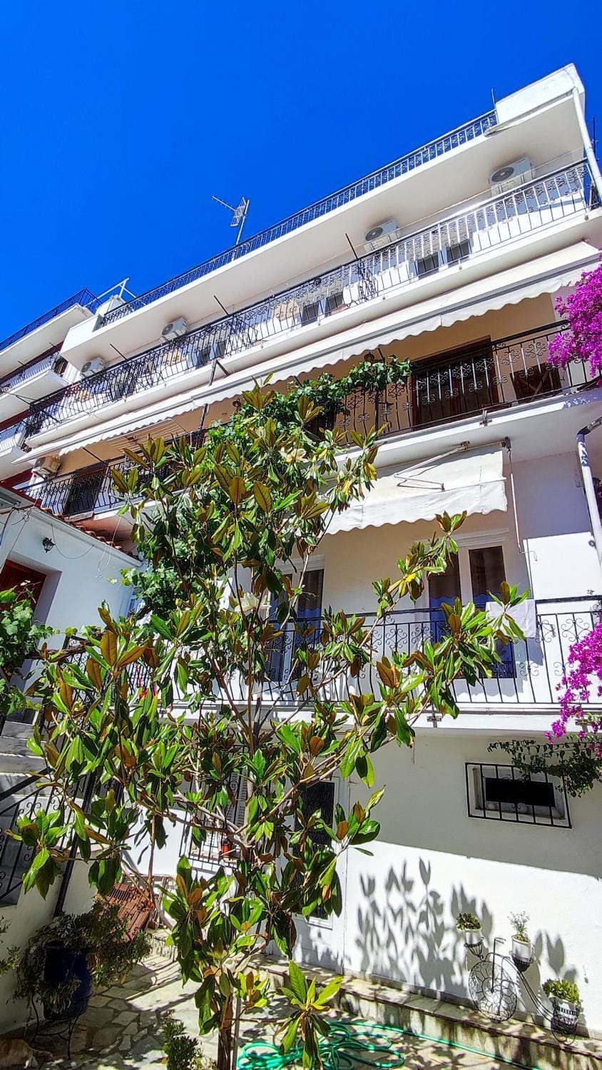 Property building, Balcony/Terrace