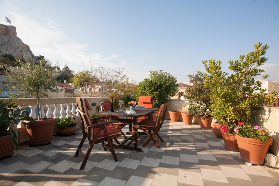 Patio, Nearby landmark, Balcony/Terrace, Landmark view