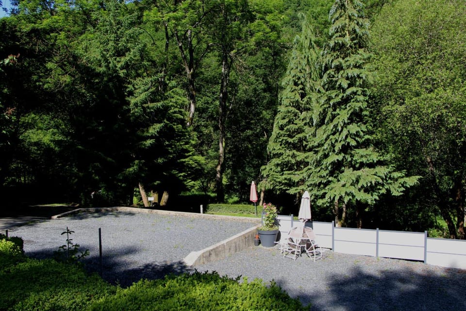 BBQ facilities, Parking
