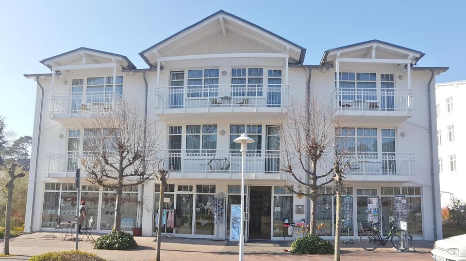 Property building, Facade/entrance