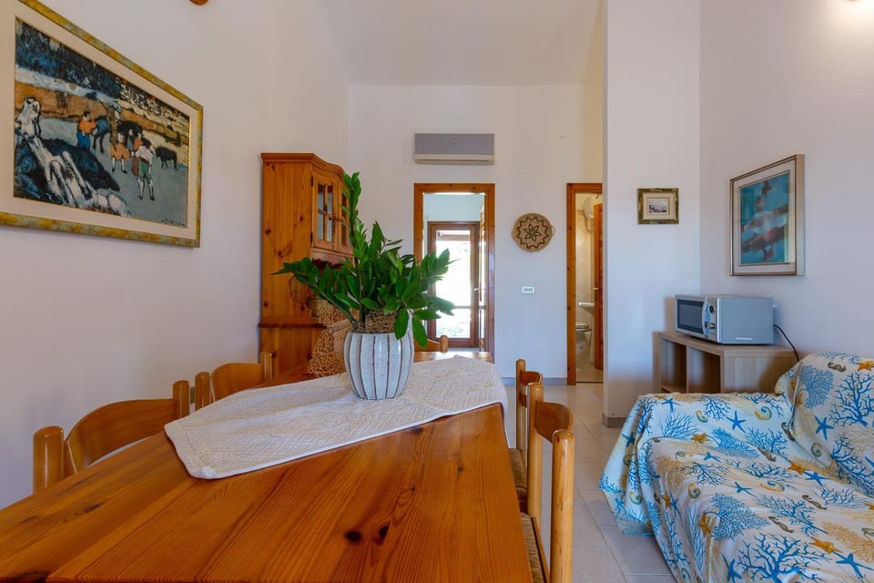TV and multimedia, Living room, hair dresser, air conditioner