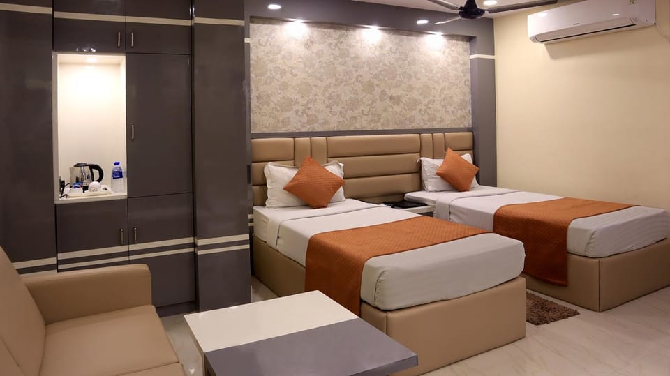 Bed, Bedroom, air conditioner