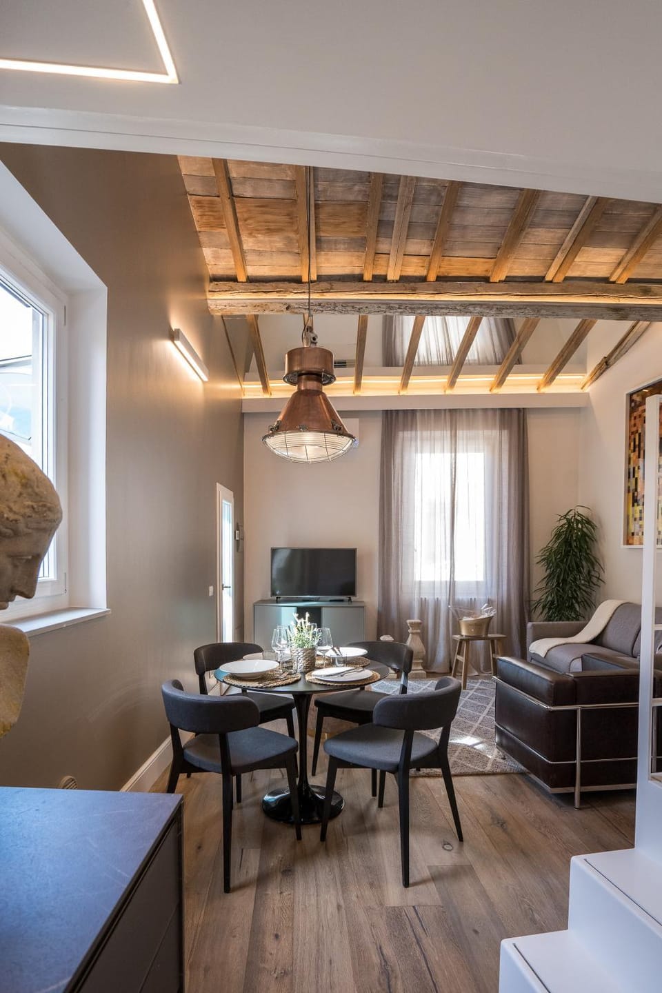 Living room, Seating area