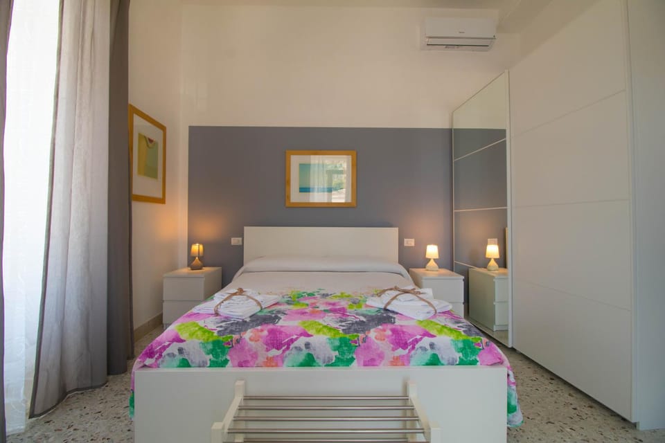 Bed, Photo of the whole room, Bedroom, air conditioner