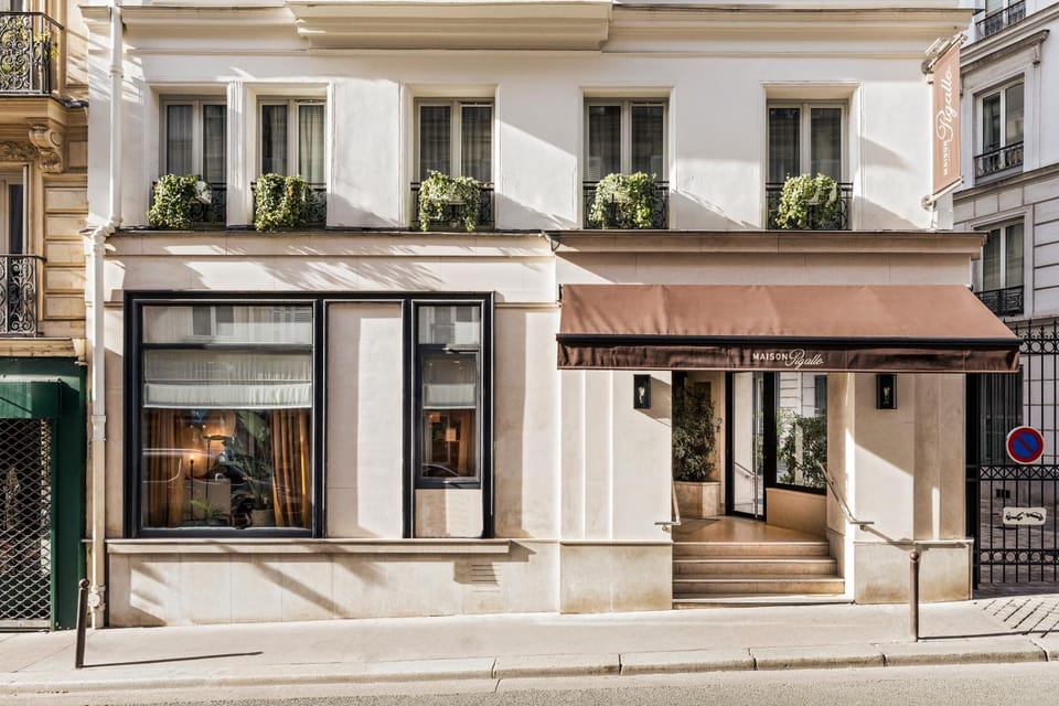 Property building, Facade/entrance