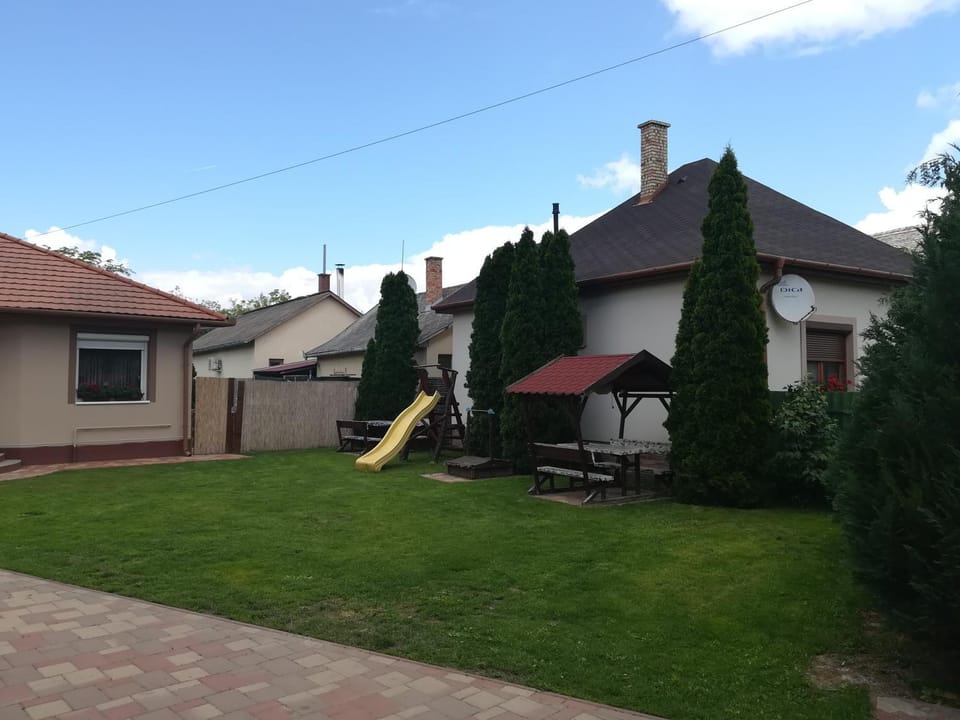Garden, Inner courtyard view