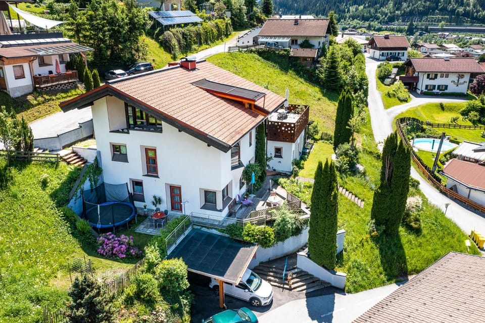 Property building, Bird's eye view, Balcony/Terrace, Garden view
