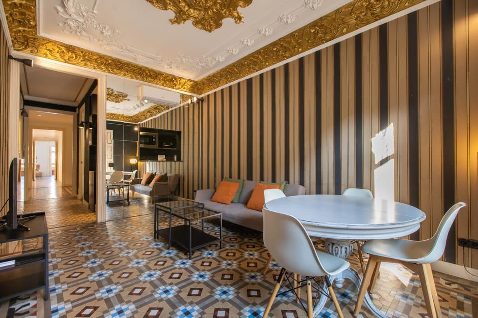 Living room, Seating area, Dining area
