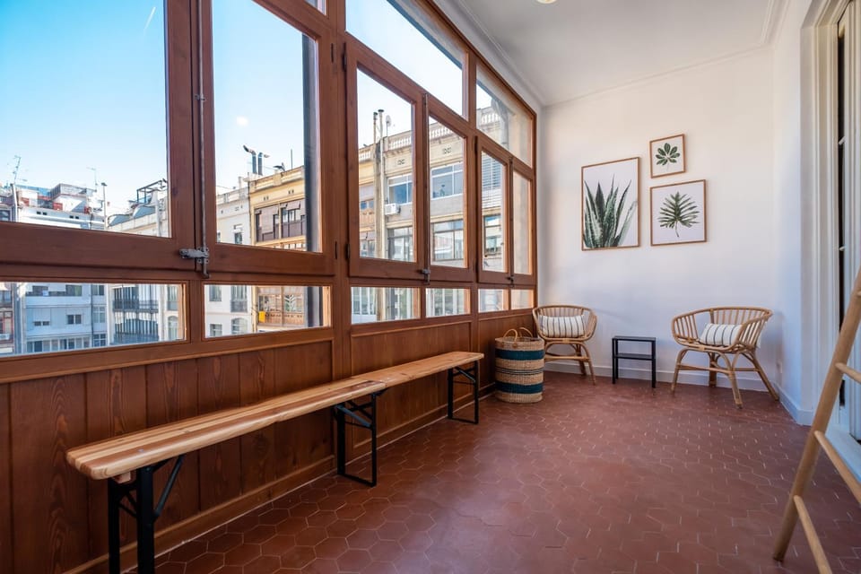 Solarium, View (from property/room), Living room, Seating area, Inner courtyard view