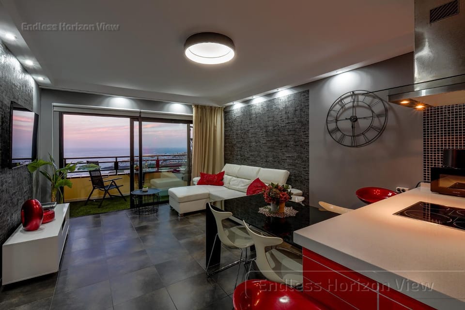 TV and multimedia, Living room, Photo of the whole room, Seating area, Dining area