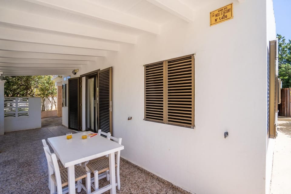 Property building, Facade/entrance, Balcony/Terrace