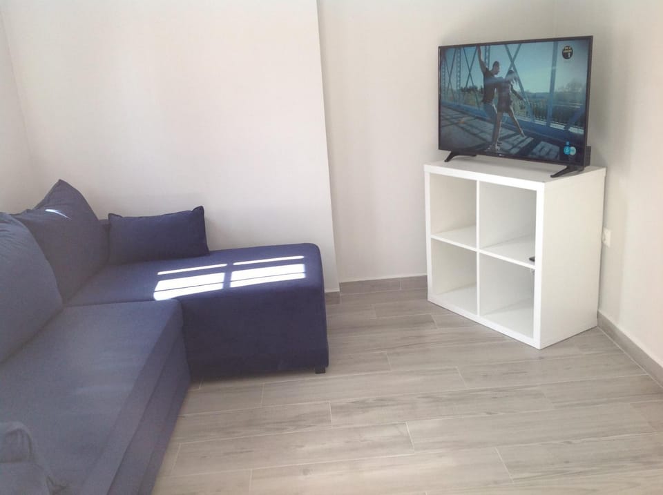 Communal lounge/ TV room, Living room