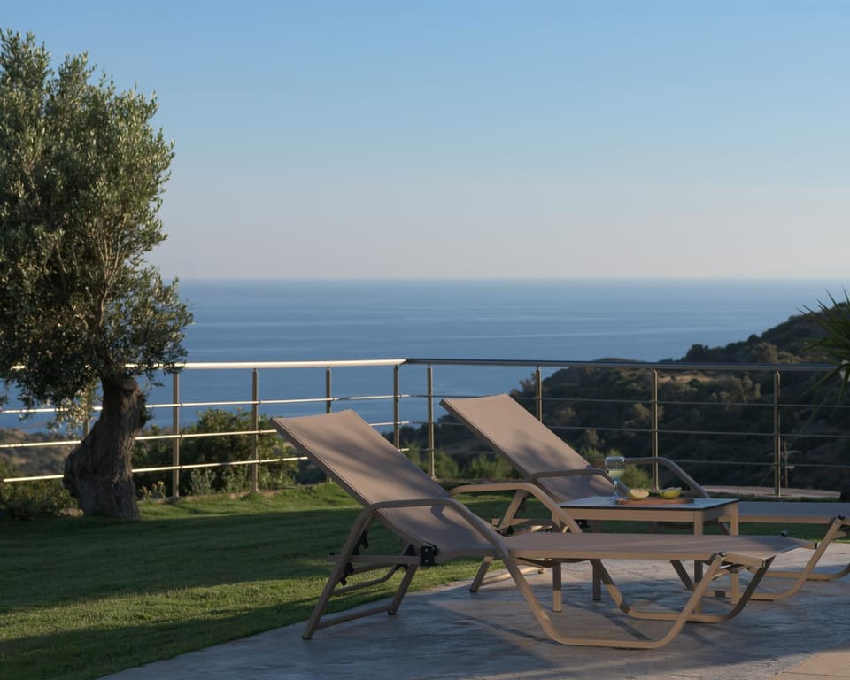 Patio, Day, Natural landscape, View (from property/room), Balcony/Terrace, Sea view, sunbed