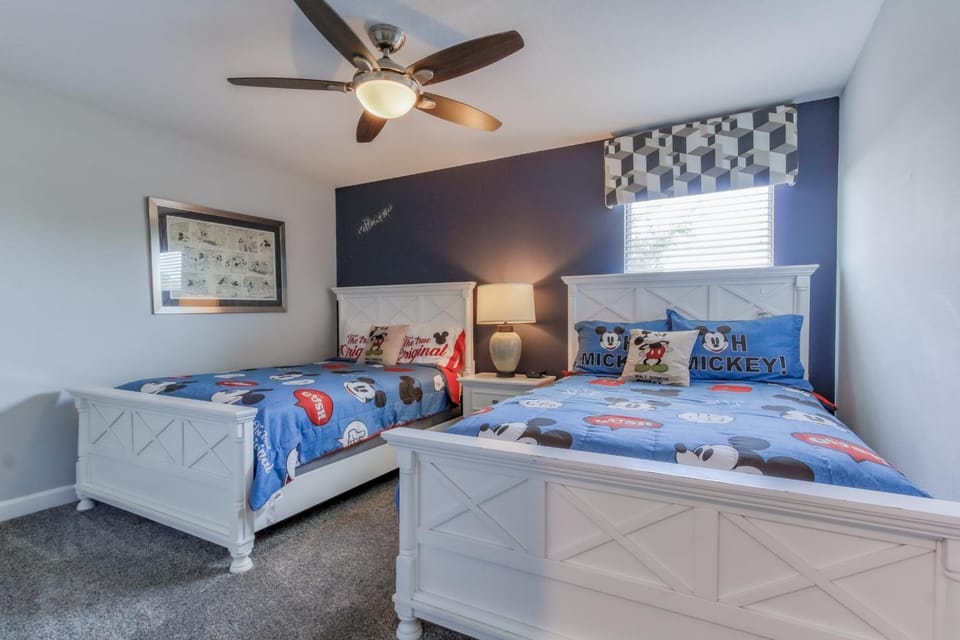 Photo of the whole room, Bedroom, fireplace