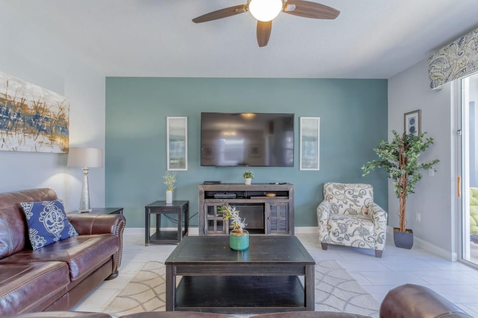 TV and multimedia, Photo of the whole room, Family, fireplace