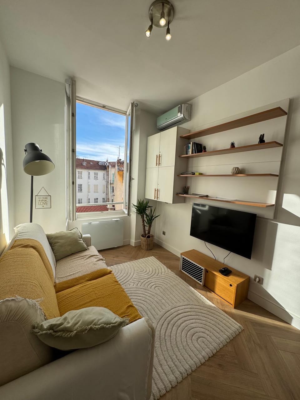 TV and multimedia, Living room