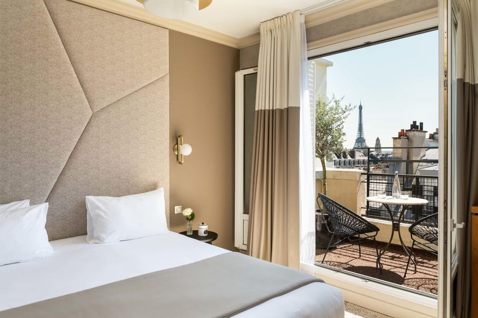 Bed, View (from property/room), Balcony/Terrace, Photo of the whole room, Bedroom